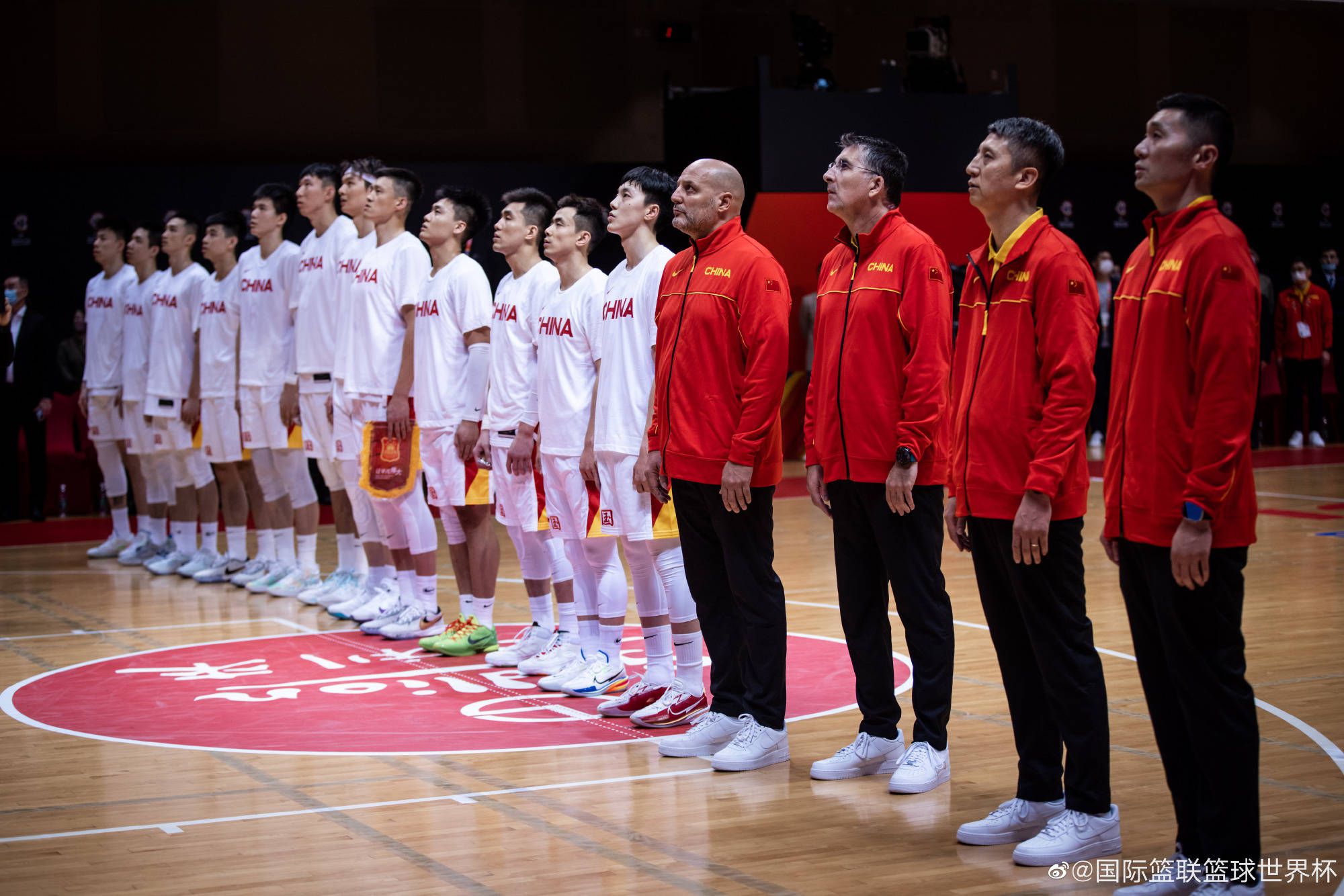 今日NBA重要伤停08:30 太阳 VS 猛龙杜兰特：出战格雷森-阿伦、利特尔、比尔、达米恩-李 ：缺席科洛克：缺席09:00 爵士 VS 灰熊奥利尼克、克拉克森：可能出战邓恩、马尔卡宁：缺席拉拉维亚、蒂尔曼、肯纳德、斯马特、亚当斯、莫兰特、布兰登-克拉克：缺席09:00 76人 VS 鹈鹕豪斯、乌布雷：缺席麦科勒姆、：出战南斯、马特-里安、特雷-墨菲：缺席10:00 火箭 VS 掘金范弗利特、泰特、阿门-汤普森、奥拉迪波：缺席约基奇、阿隆-戈登、贾马尔-穆雷：出场成疑弗拉特科-坎卡：缺席11:00 快船 VS 国王梅森-普拉姆利、波士顿：缺席基根-穆雷：出场成疑莱恩：缺席专家推荐【周教练】足球12中9 带来11月30日早间9:30哥伦甲 卡利体育会 VS 托利马【易球胜】足球5中4 带来11月30日早间09:06墨联 利昂 VS 墨西哥美洲队【朱立宇】篮球10连红 带来11月30日早间10:00NBA 火箭 VS 掘金；11:00NBA 快船 VS 国王今日热点赛事今日上午10:00，NBA 火箭 VS 掘金；快船 VS国王，朱立宇（10连红），早间08:30NBA 太阳 VS 猛龙，王岳（7中6）等专家将带来精彩解析，敬请关注！